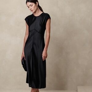 Banana Republic - Claudette Silk Midi Dress in Black - XXL